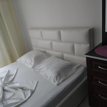Aparthotel Vila Tufi Velipojë Esterno foto