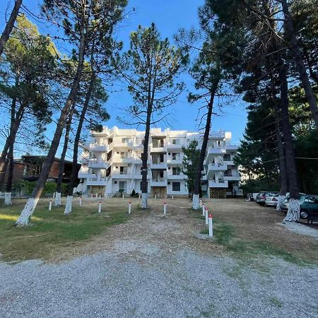 Aparthotel Vila Tufi Velipojë Esterno foto