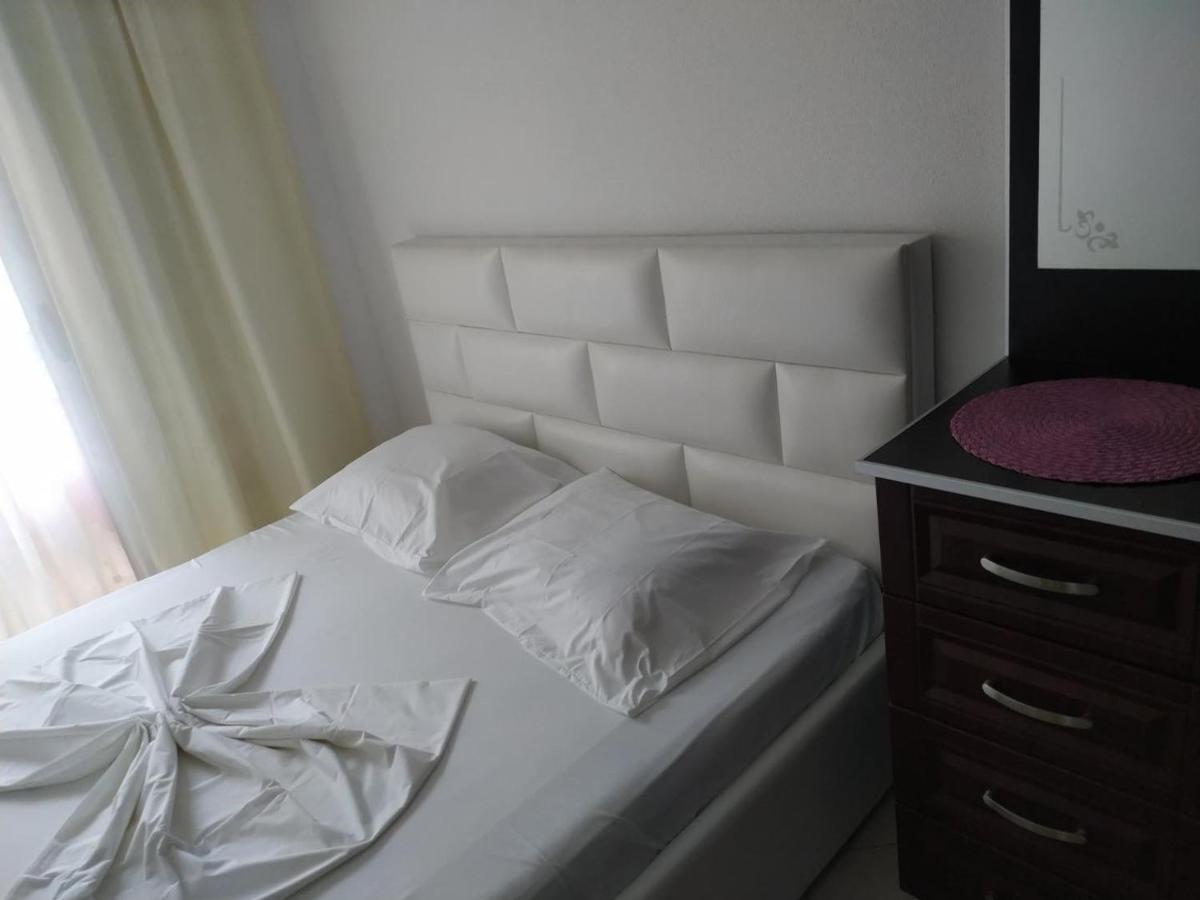 Aparthotel Vila Tufi Velipojë Esterno foto