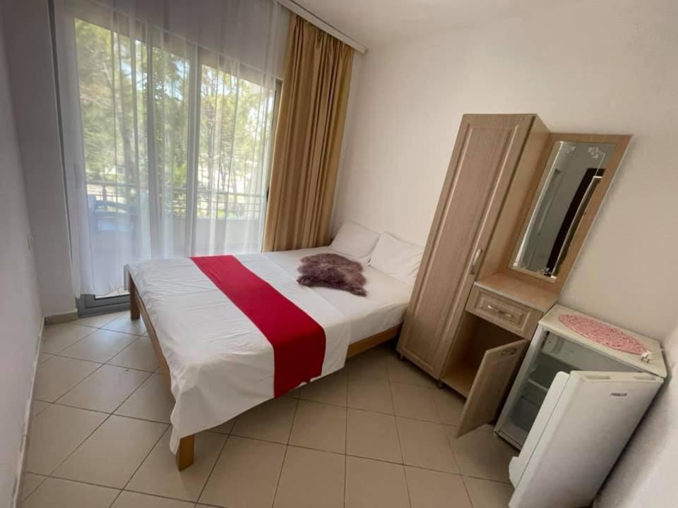 Aparthotel Vila Tufi Velipojë Esterno foto