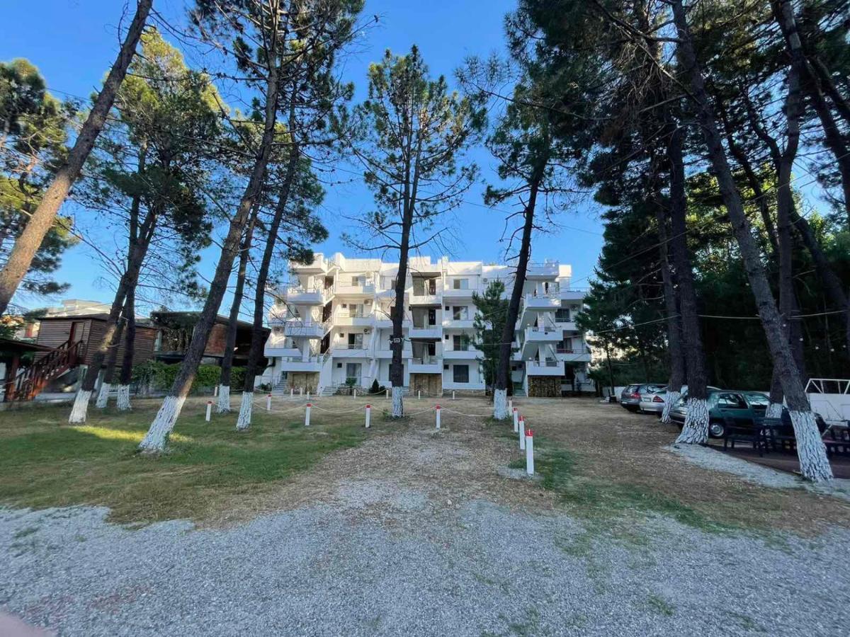 Aparthotel Vila Tufi Velipojë Esterno foto