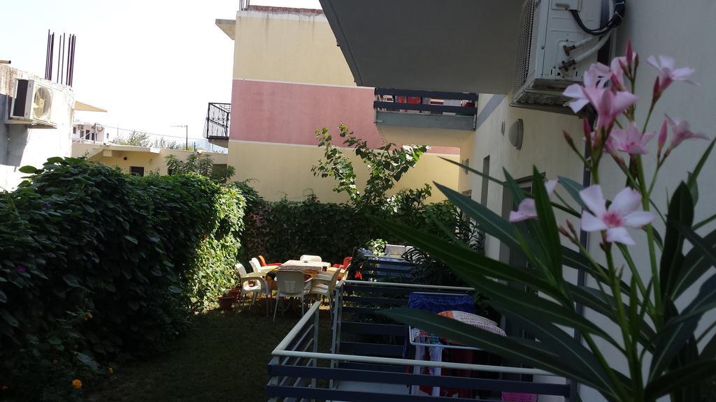 Aparthotel Vila Tufi Velipojë Esterno foto