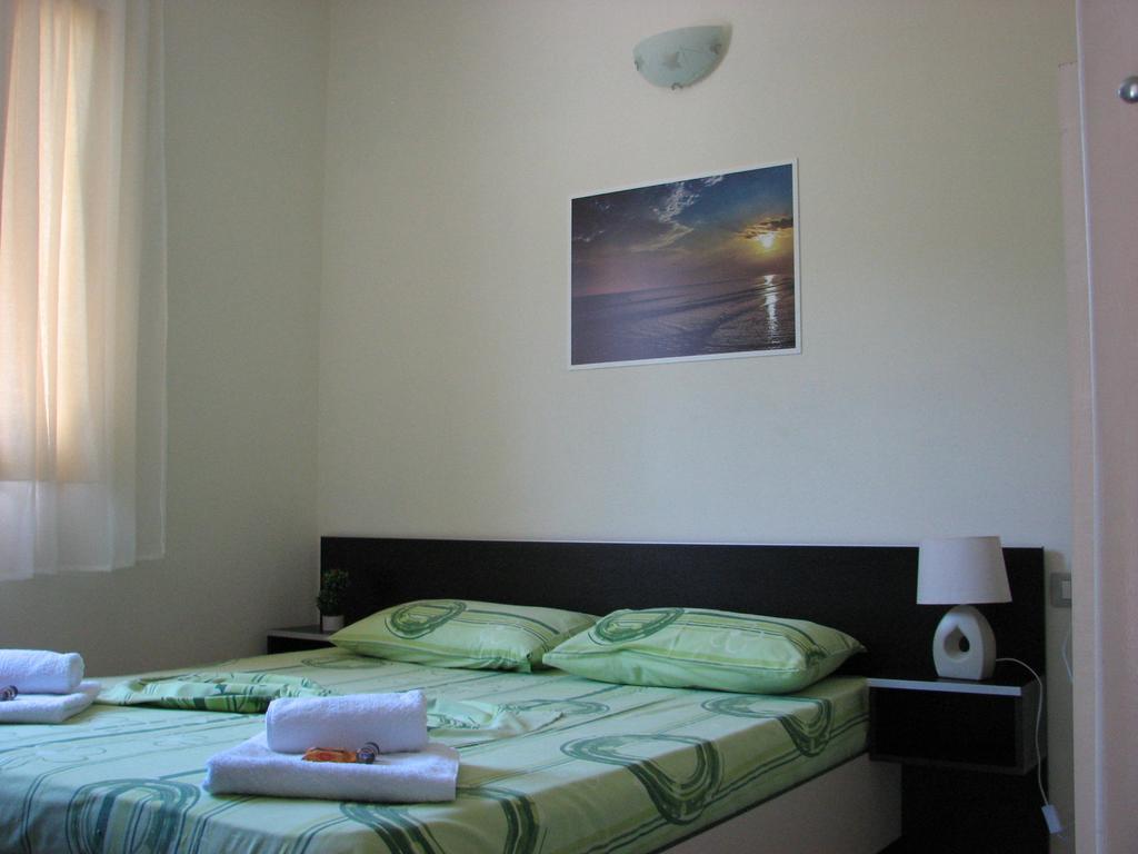 Aparthotel Vila Tufi Velipojë Esterno foto
