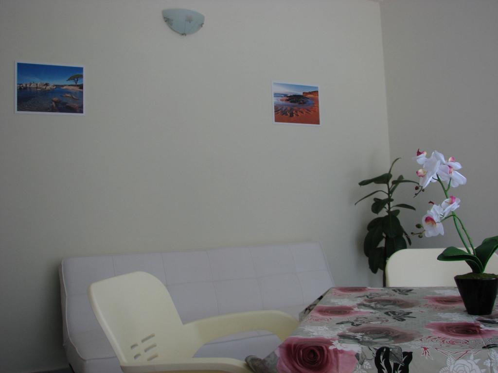 Aparthotel Vila Tufi Velipojë Esterno foto