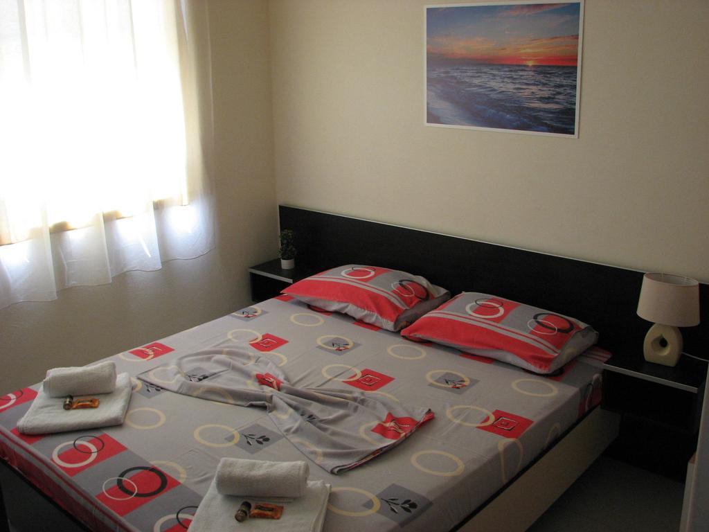 Aparthotel Vila Tufi Velipojë Esterno foto