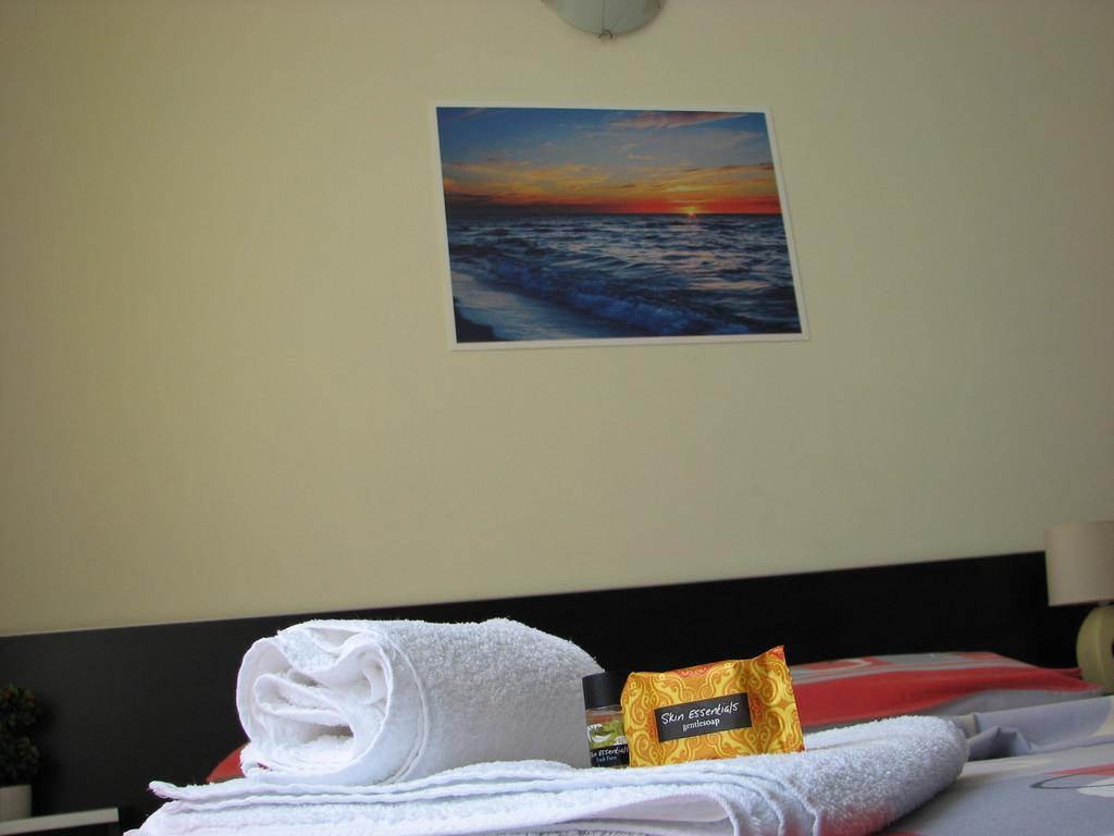 Aparthotel Vila Tufi Velipojë Esterno foto