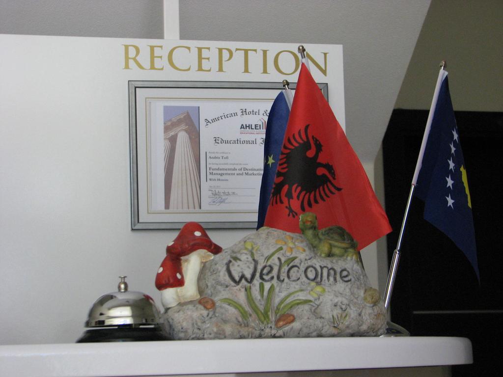 Aparthotel Vila Tufi Velipojë Esterno foto